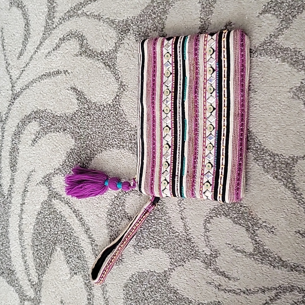 Charming Charlie Clutch